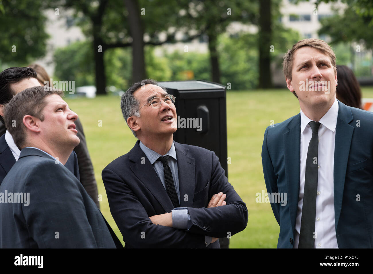 I partecipanti alla cerimonia rivoluzionaria per la riqualificazione di Cook County Hospital Foto Stock