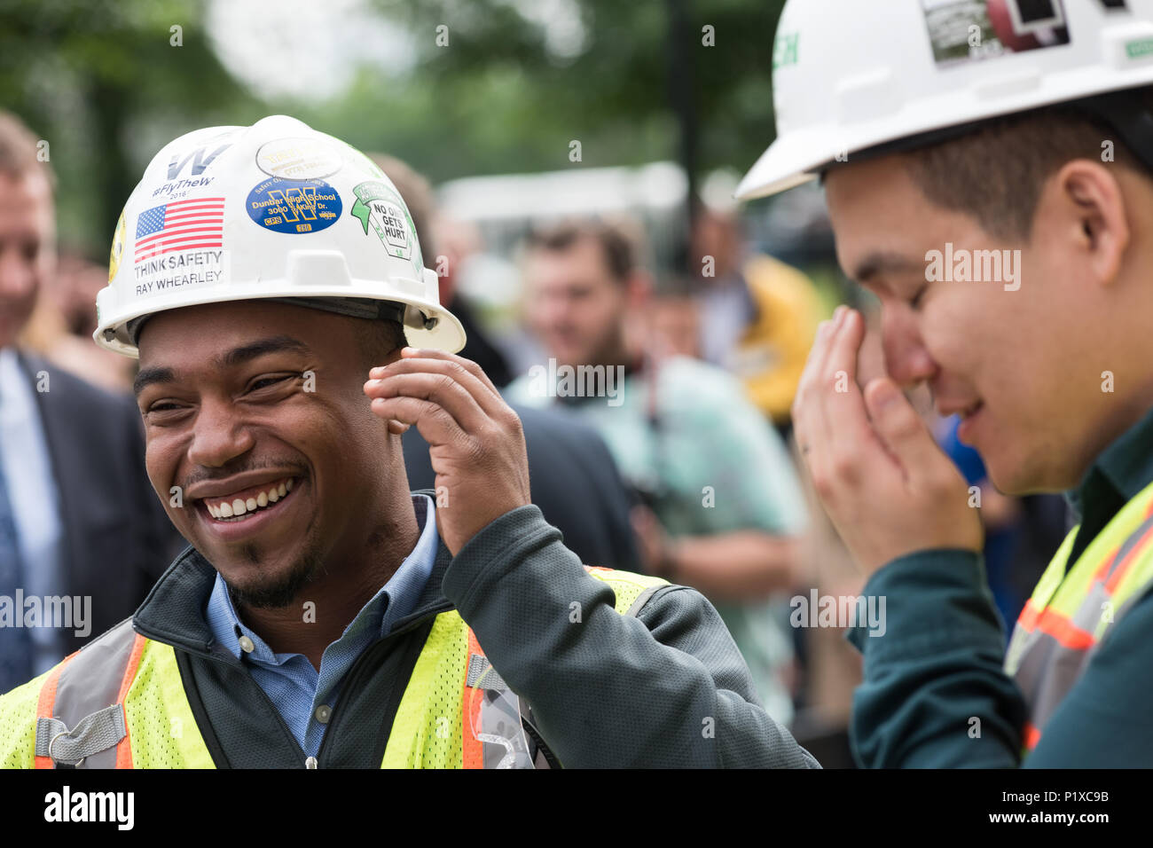 I partecipanti alla cerimonia rivoluzionaria per la riqualificazione di Cook County Hospital Foto Stock
