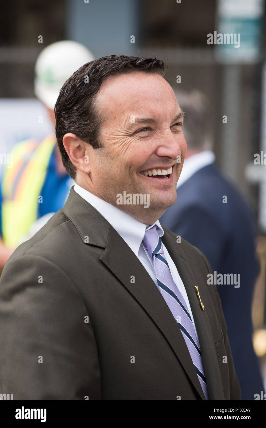 I partecipanti alla cerimonia rivoluzionaria per la riqualificazione di Cook County Hospital Foto Stock