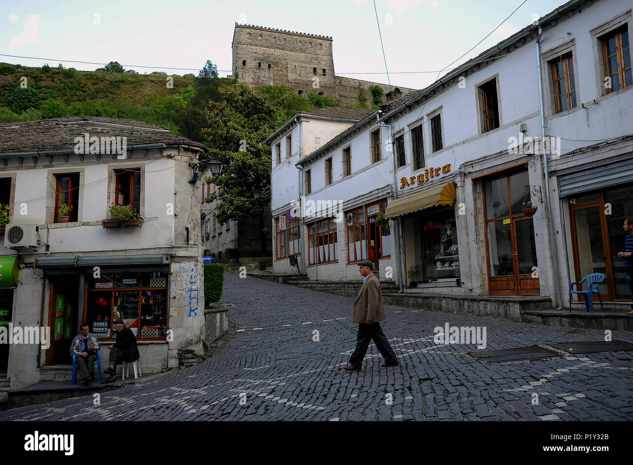 Argirocastro, Albania, scene di strada in Argirocastro Foto Stock