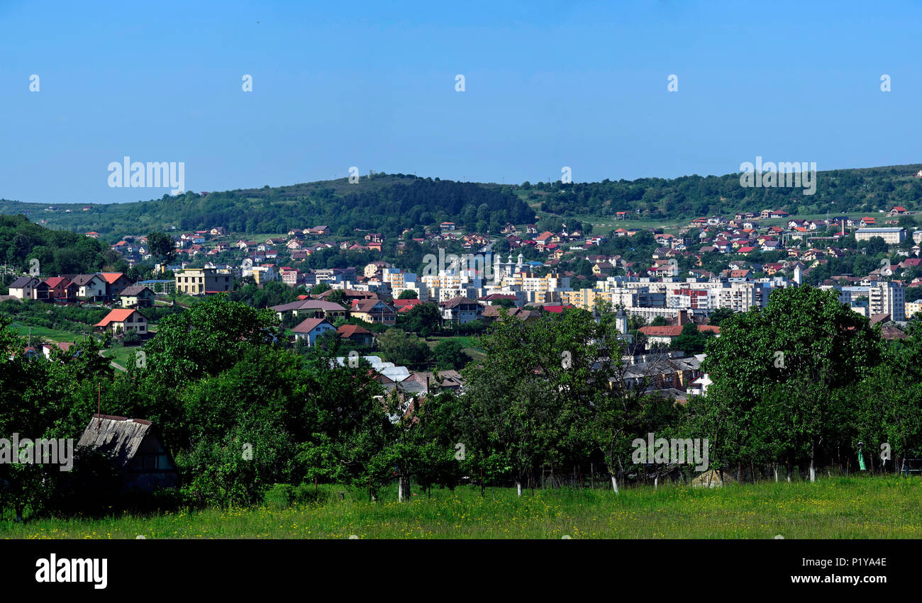 Vista panoramica verso la parte centrale della città Zalău, come visto da NE Foto Stock