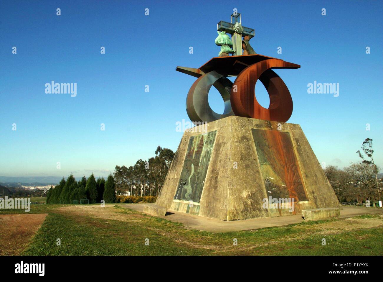 Santiago De Compostela Monumento En Lo Alto Del Monte Do Gozo