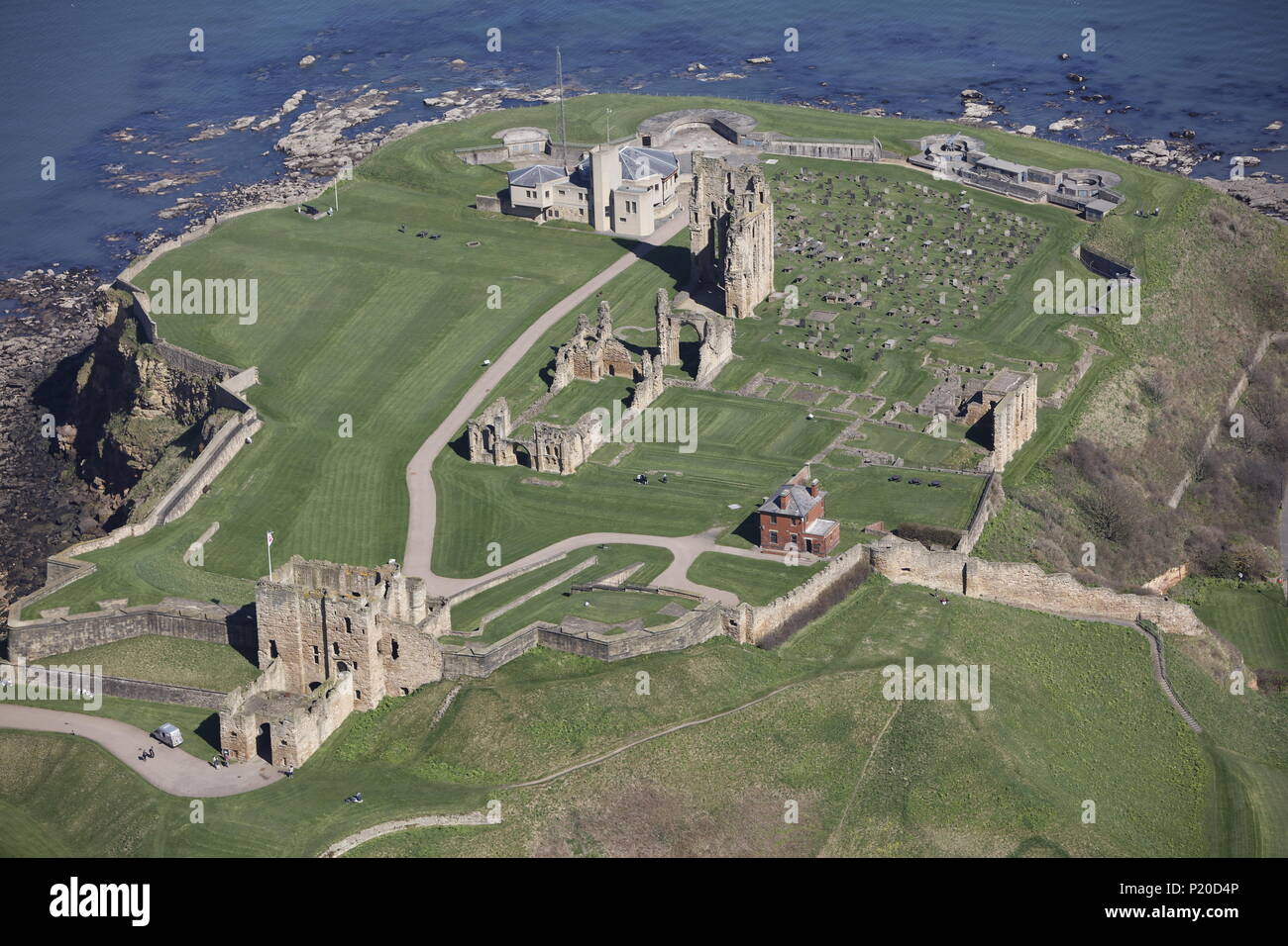 Una veduta aerea del Castello di Tynemouth e Priory, Inghilterra del Nord Est. Foto Stock