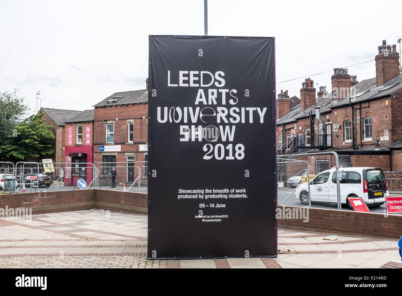 Leeds, nello Yorkshire, Regno Unito. Xiii Giugno, 2018. Strada locale annuncio per Leeds arts university mostra 2018, lo spettacolo contiene la presentazione il soffio di lavori prodotti da studenti di raccolta a 09 al 14 giugno 2018. Leeds Arts University è di alta qualità ulteriormente arti e istituto di istruzione superiore, basata nella città di Leeds, West Yorkshire, Inghilterra, con un campus principale di fronte all'Università di Leeds. Credito: Rahman Hassani SOPA/images/ZUMA filo/Alamy Live News Foto Stock