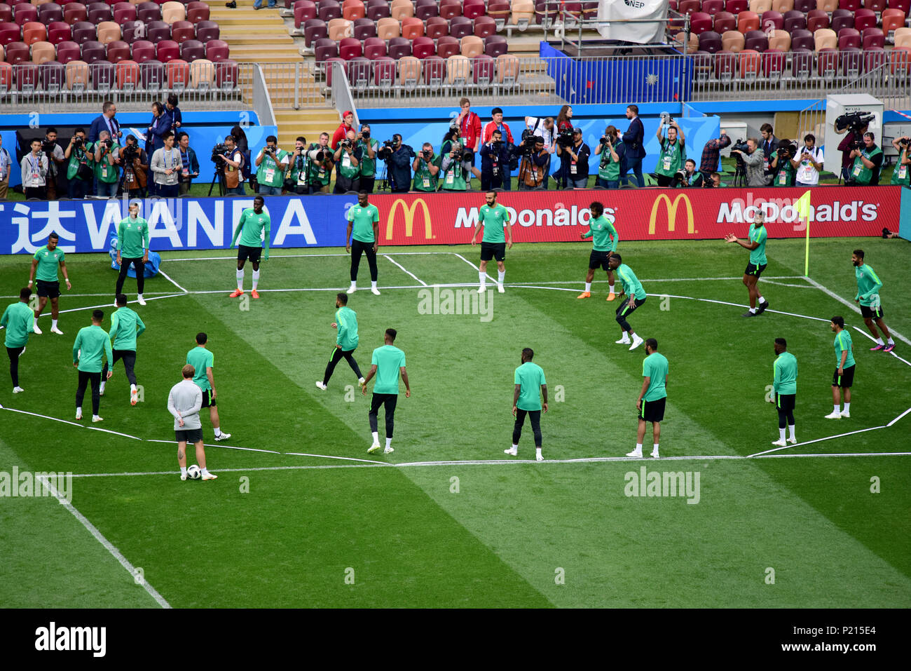 Mosca, Russia - 13 giugno 2018. Squadra Nazionale di Arabia Saudita in allenamento il giorno prima della partita di apertura della Coppa del Mondo FIFA 2018 Russia vs Arabia Saudita. Credito: Alizada Studios/Alamy Live News Foto Stock