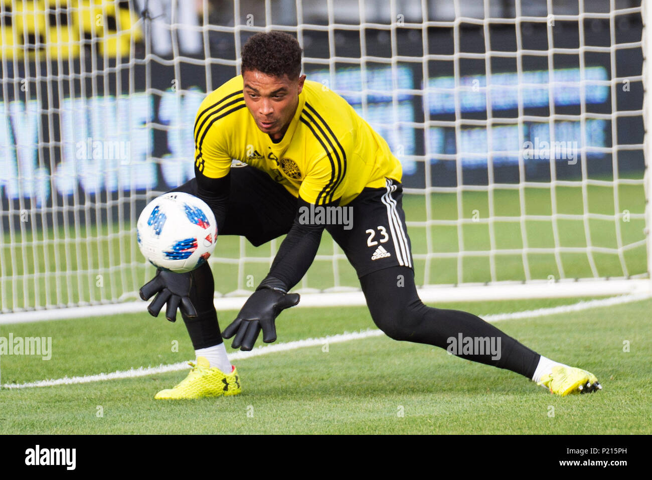Giugno 10, 2018: Columbus Crew SC portiere Zack Steffen (23) si riscalda prima di affrontare Atlanta United FC in Columbus, OH, Stati Uniti d'America. Brent Clark/Alamy Live News Foto Stock