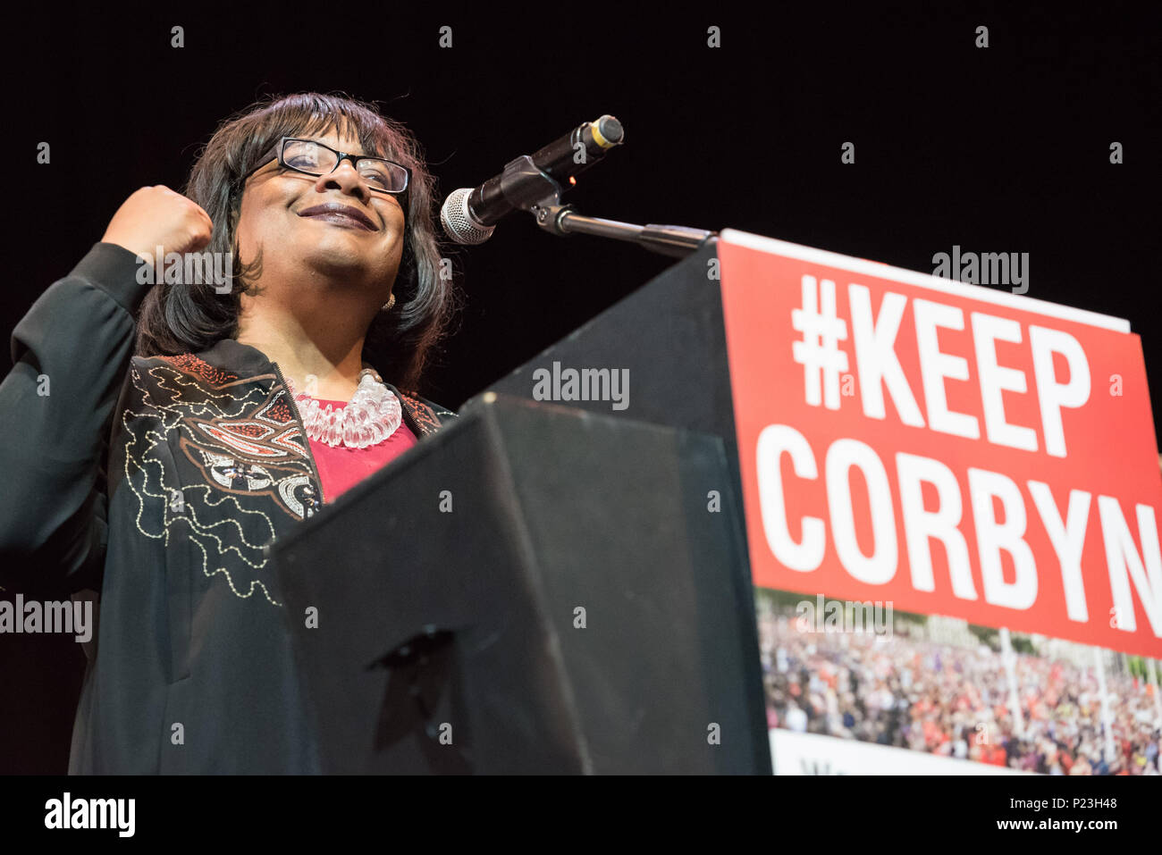 Il Troxy, 490 strada commerciale di Londra del 6 luglio 2016. Diane Abbott MP offre un discorso a Jeremy Corbyn rally nella zona est di Londra. Foto Stock