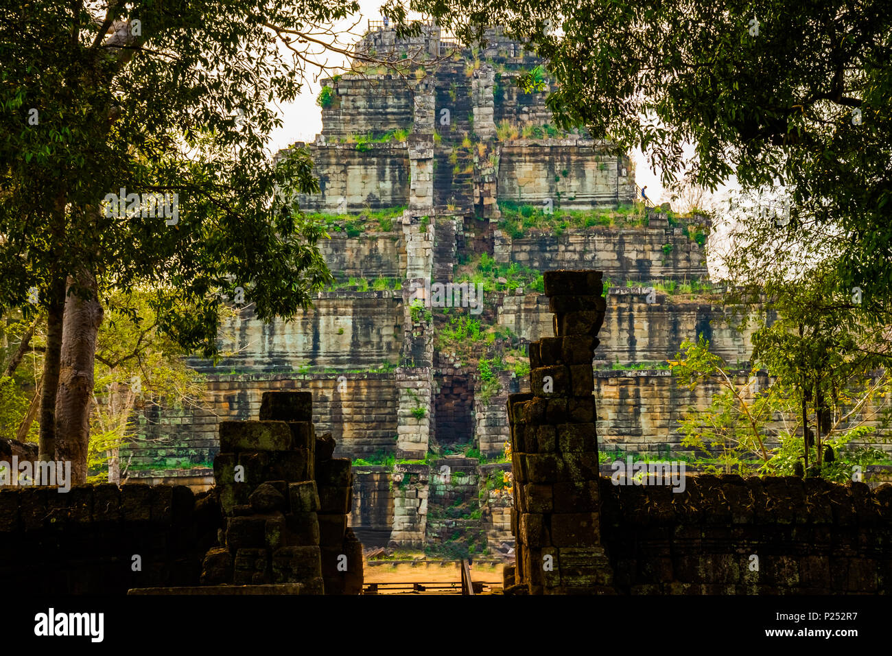 Piramide di antico complesso Koh Ker, Cambogia Foto Stock