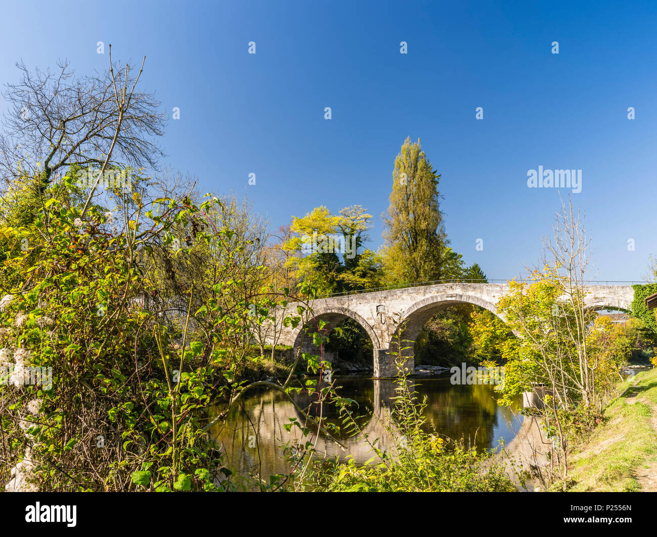 Storico ponte romano di fronte fiume Töss a Rorbas nel Cantone di Zurigo Foto Stock