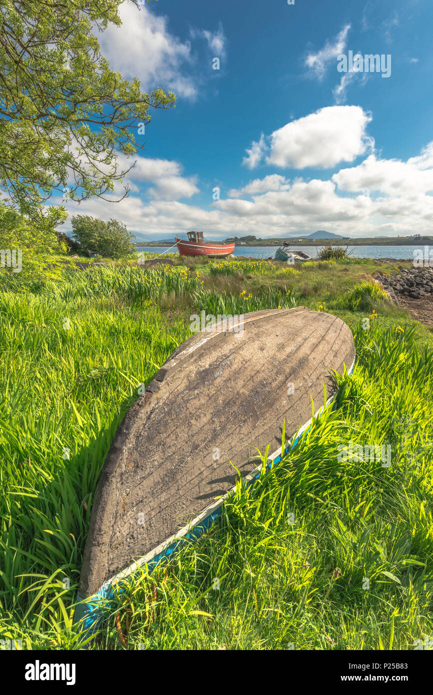 In legno barca da pesca in Roundstone. Co. Galway, Connacht provincia, Irlanda. Foto Stock