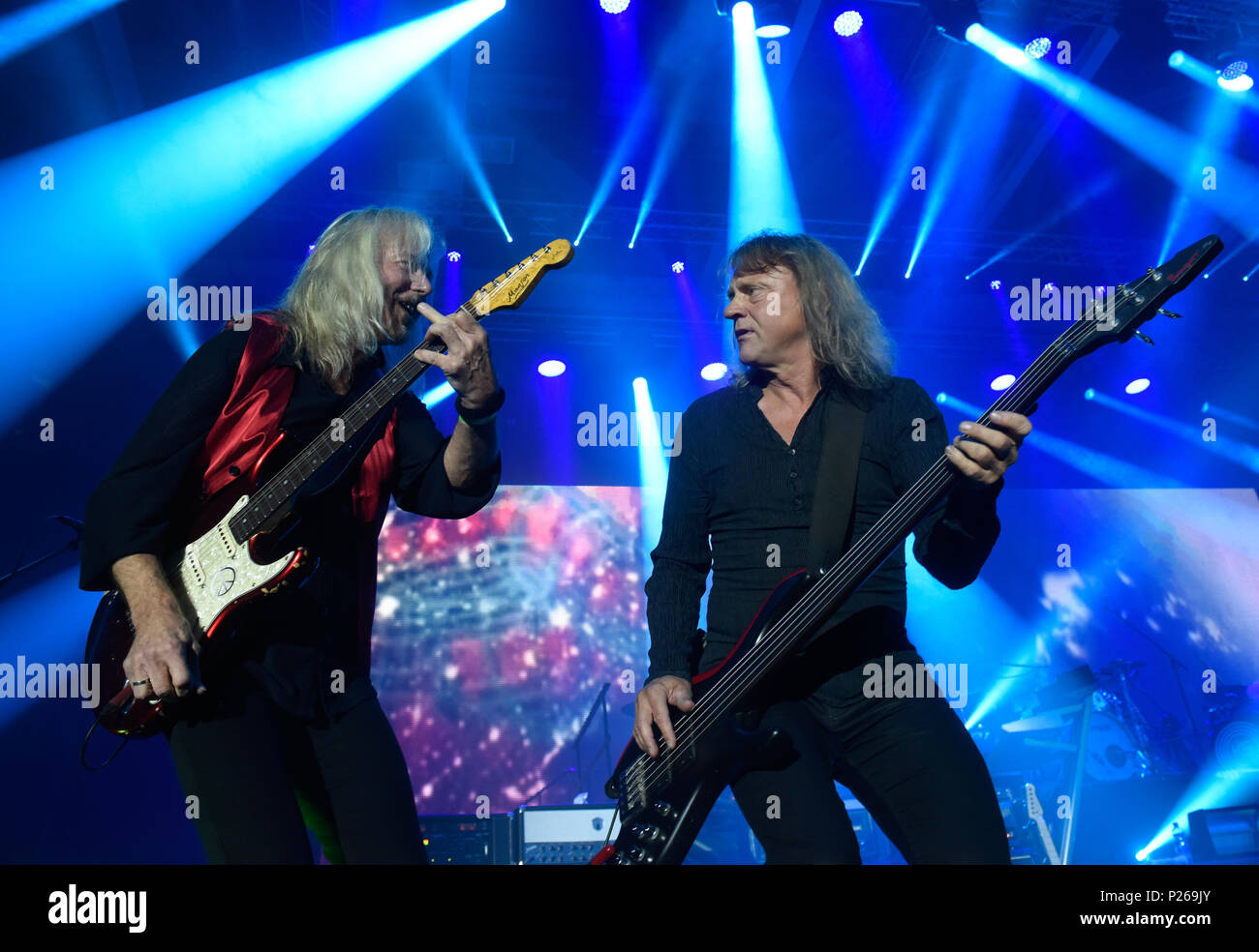 Neubrandenburg, Germania, Bernd Roemer, chitarra, e Christian Liebig, bass, carati Foto Stock