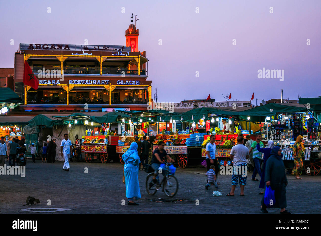 Piazza Jemaa el Fna a Marrakech Marocco di notte Foto Stock