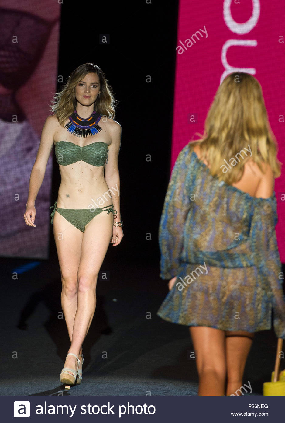 Aida Artiles. Modello spagnolo e designer Artiles Ariadna presenta ... Aida Artiles. Modello spagnolo e designer Artiles Ariadna presenta ...