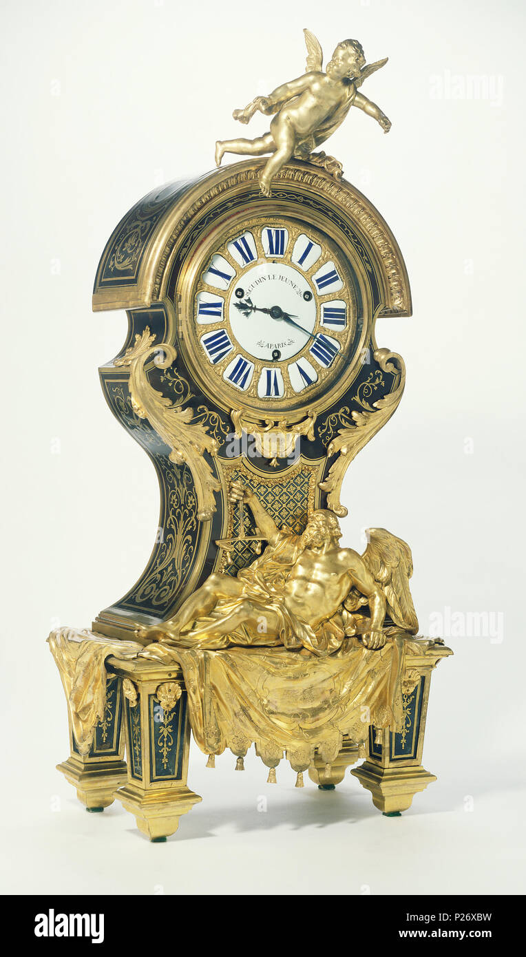 Mantel Mantel clock Clock; circolazione maker Paolo Gudin (francese, attivo circa 1729 - 1755), caso attribuita a André-Charles Boulle (francese, 1642 - 1732, master prima di 1666); Paris, Francia; circa 1715 - 1725; impiallacciato in rovere con guscio di tartaruga, blu-corno verniciato, ottone, e ebano; smaltò metallo; bronzo dorato monta; 101 x 46 x 28,6 cm (39 3/4 x 18 1/8 x 11 1/4 in.); 72.DB.55 18 André-Charles Boulle, Movimento maker Paolo Gudin Foto Stock