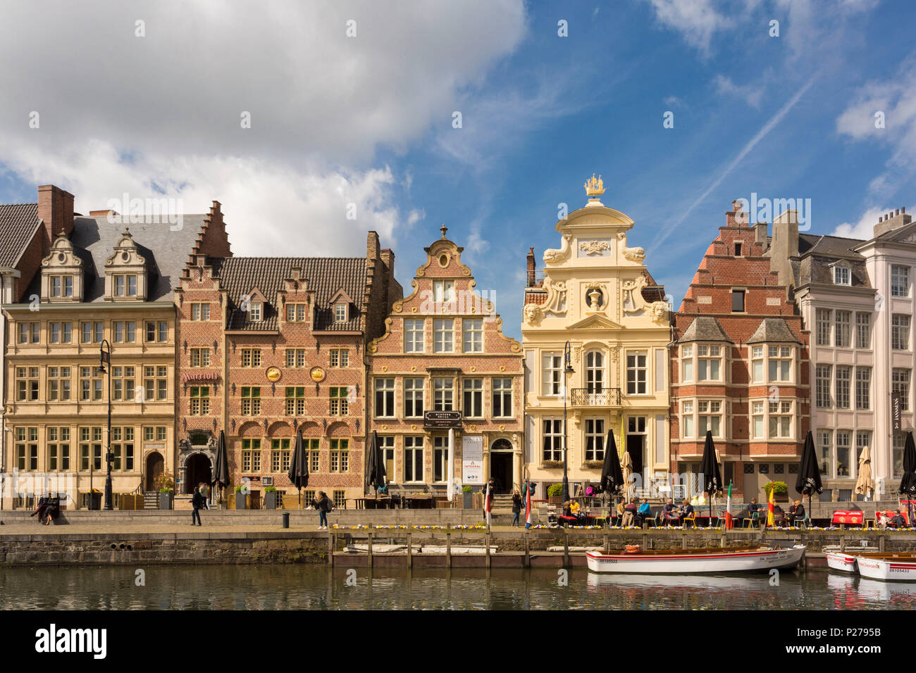 Edifici lungo il fiume Leie nella città di Gand, Fiandra orientale provincia, regione fiamminga, Belgio. Foto Stock