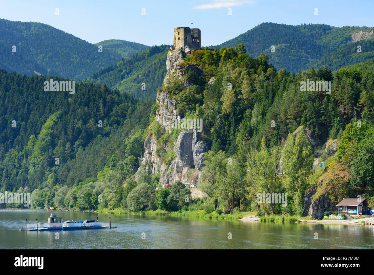 Di Strecno, Castello di Strecno, fiume Vah, traghetto, Slovacchia Foto Stock