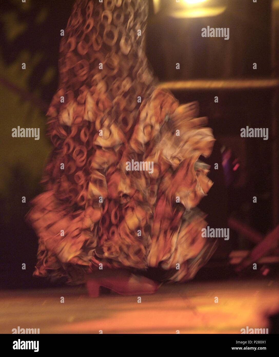 Dettaglio foto di flamenco gonna e scarpe. Foto Stock