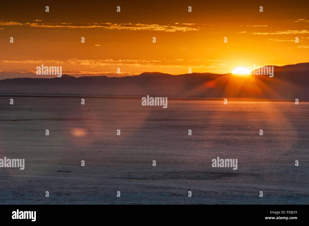 Alba sul Cricket Montagne e lago Sevier, dry lake nel bacino grande deserto dello Utah, Stati Uniti d'America Foto Stock