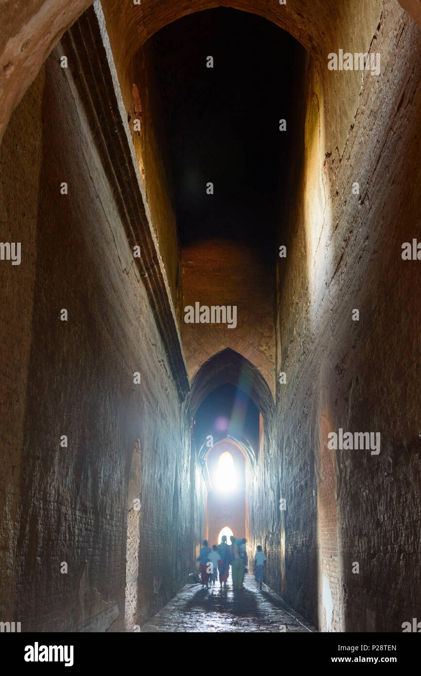 Bagan, Dhammayangyi tempio, ambulatorio interno (corridoio esterno), Mandalay Regione, Myanmar (Birmania) Foto Stock