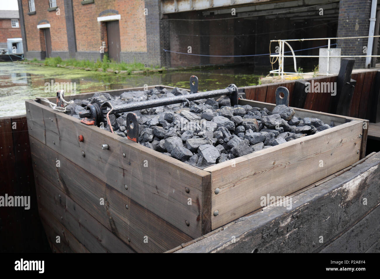 National Coal Board Barge presso il National Waterways Museum. Foto Stock