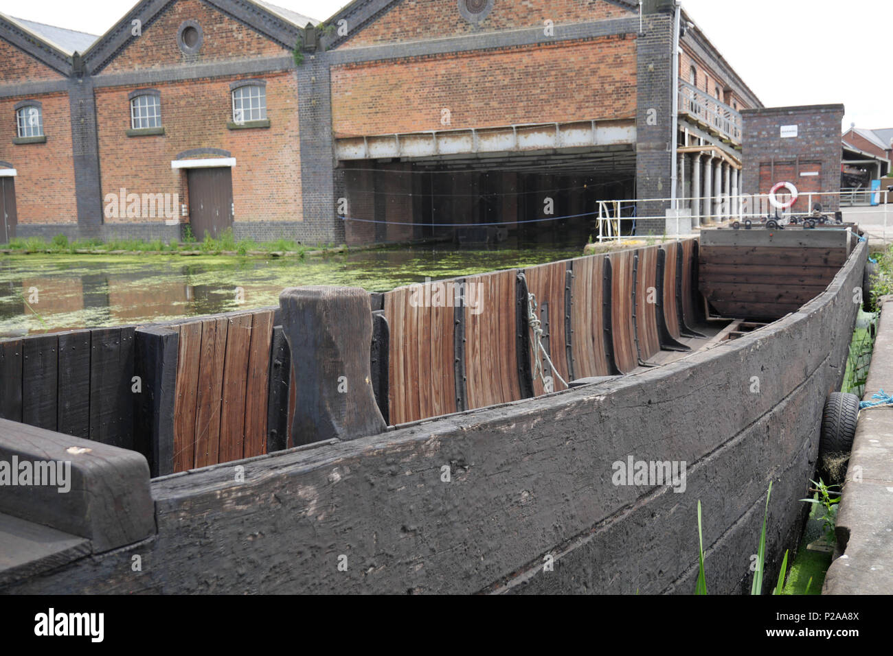 National Coal Board Barge presso il National Waterways Museum. Foto Stock