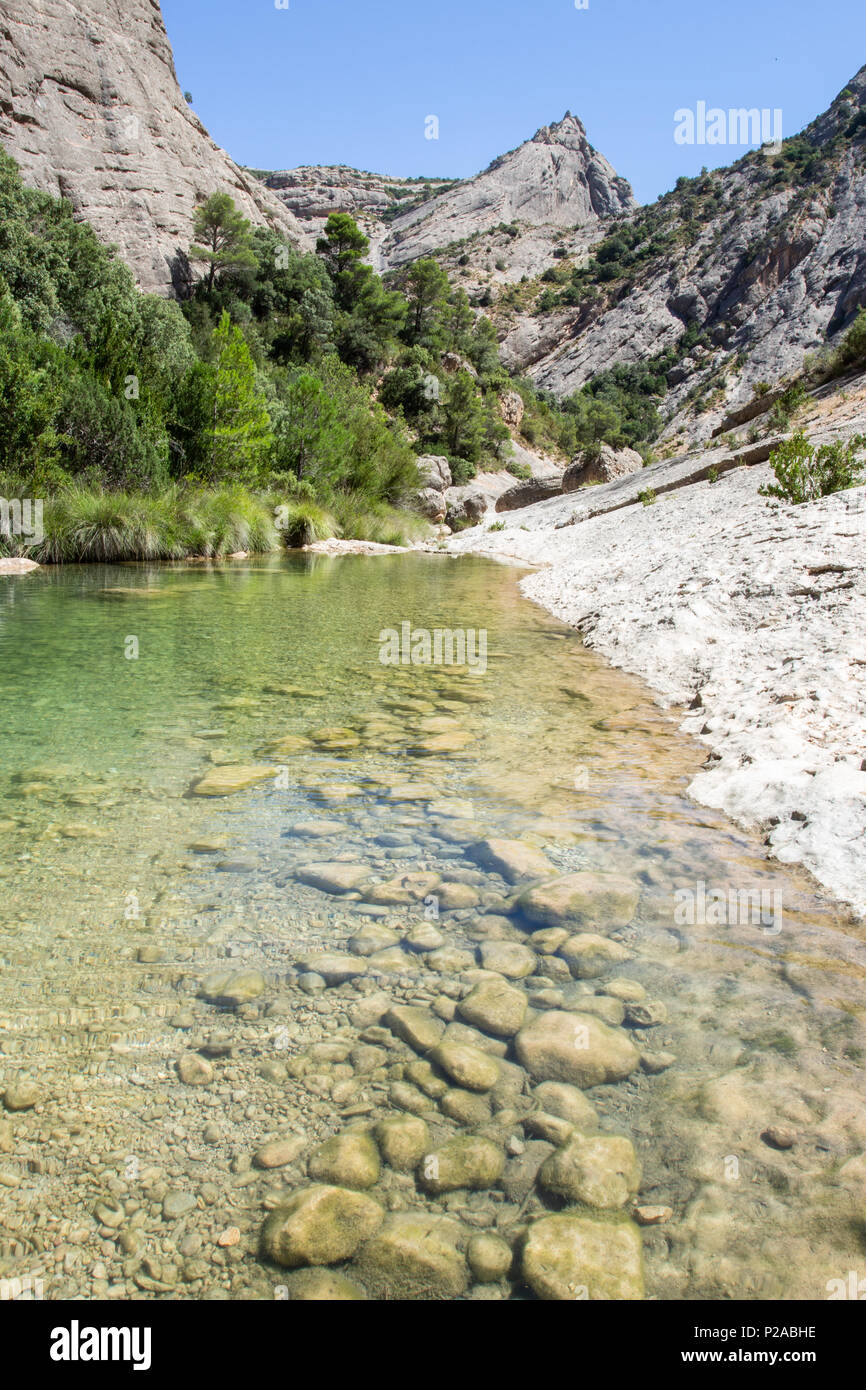 Fiume di montagna Estrets nel Parc Natural dels ports, Terres de l'Ebre, Catalogna, Spagna Foto Stock