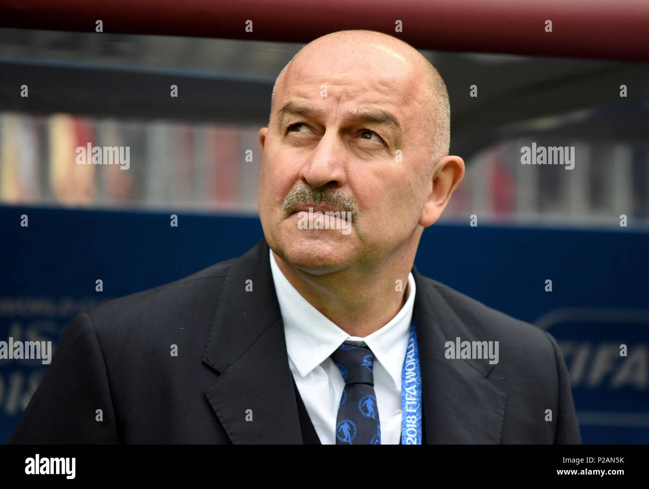 Mosca, Russia - 14 giugno 2018. Federazione nazionale di calcio coach Stanislav Cherchesov durante la partita di apertura della Coppa del Mondo FIFA 2018 Russia vs Arabia Saudita. Credito: Alizada Studios/Alamy Live News Foto Stock