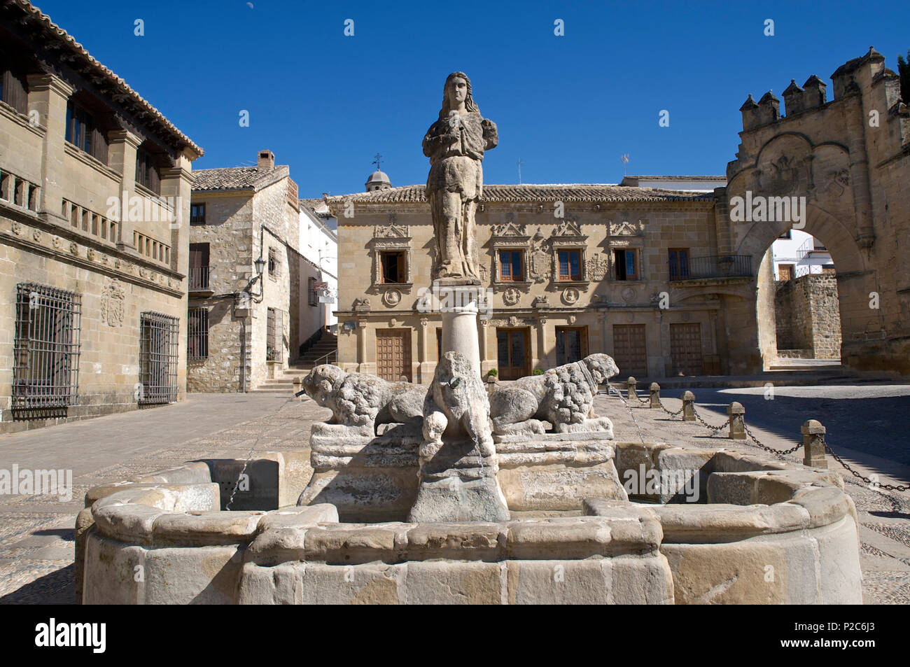 I Lions fontana a Piazza del Popolo a Baeza, Provincia di Jaen, Andalusia, Spagna Foto Stock