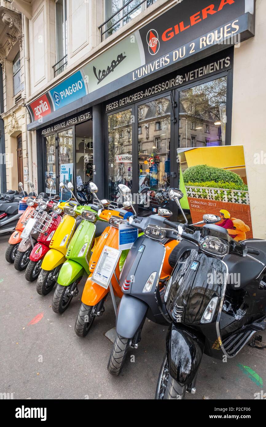 Francia, Parigi, Sebastopol boulevard, l'Univers du 2 Roues, nuovi e di seconda mano scooter shop Foto Stock