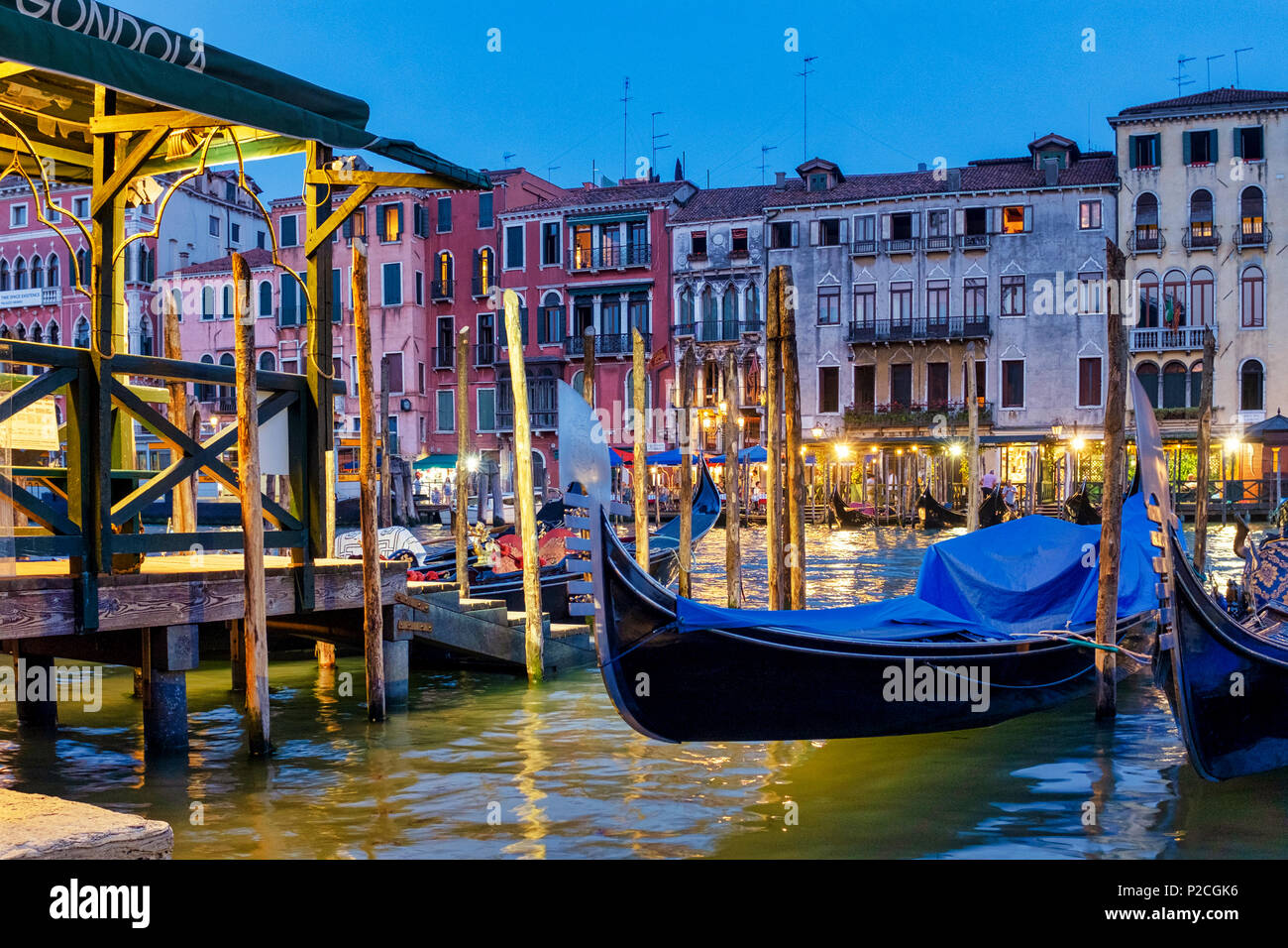 Gondole in Canal Grande Venezia, Italia, Foto Stock