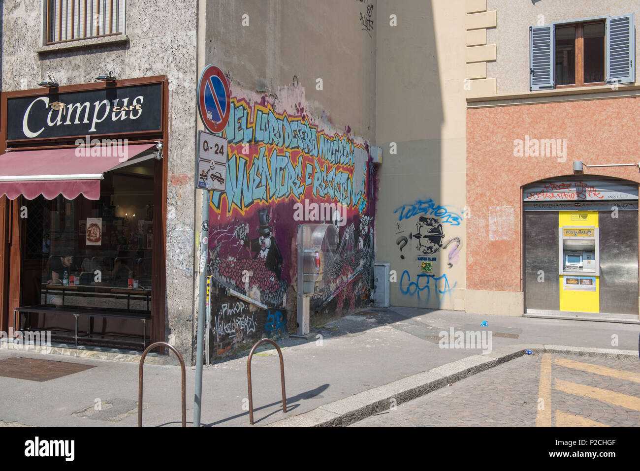 Milano. Scena di strada. L'Italia. Foto Stock