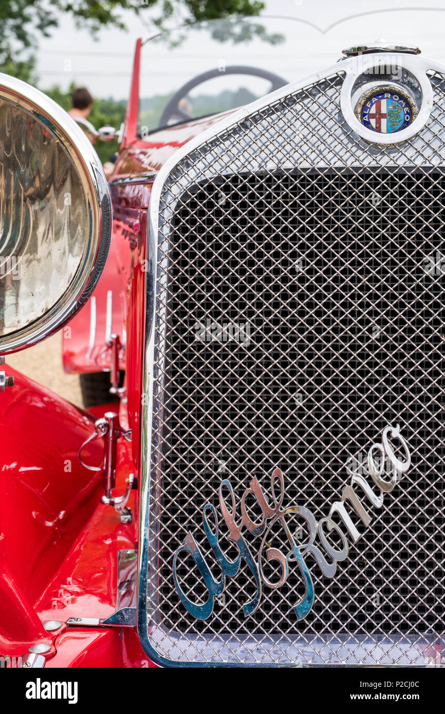1933 L'Alfa Romeo 1900 GT auto d'epoca a Daylesford Organic farm shop festival estivi. Daylesford, Cotswolds, Gloucestershire, Inghilterra. Foto Stock