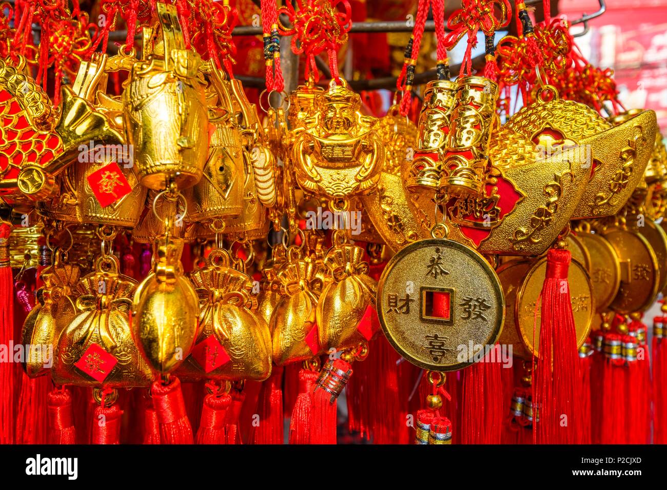 Thailandia, Bangkok, Samphanthawong district, Chinatown, dei portafortuna shop Foto Stock