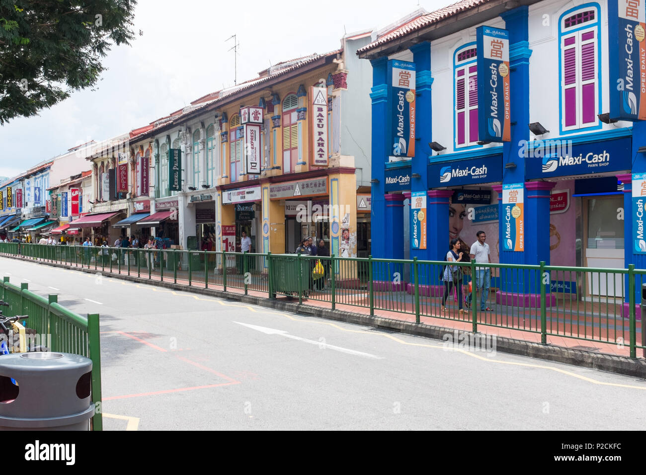 Serangoon Road in Little India quartiere di Singapore che è noto per i ristoranti indiani,centri commerciali, negozi di gioielli e di sarti. Foto Stock