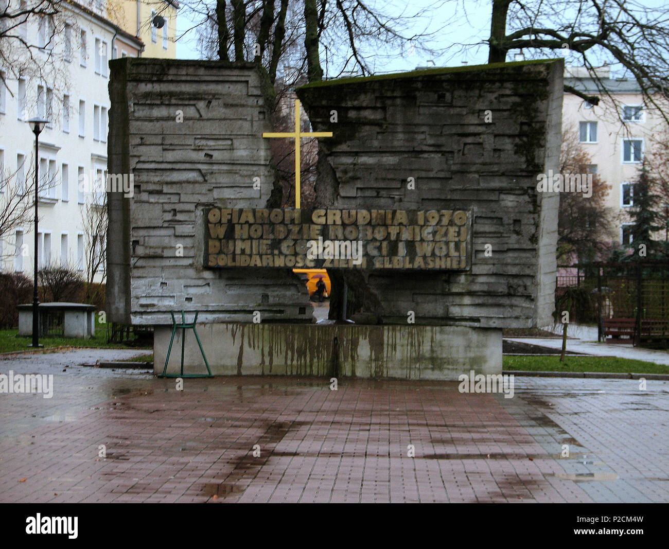 35 Un monumento alle vittime di massacri durante il polacco 1970 proteste in Elbląg - 1 Foto Stock