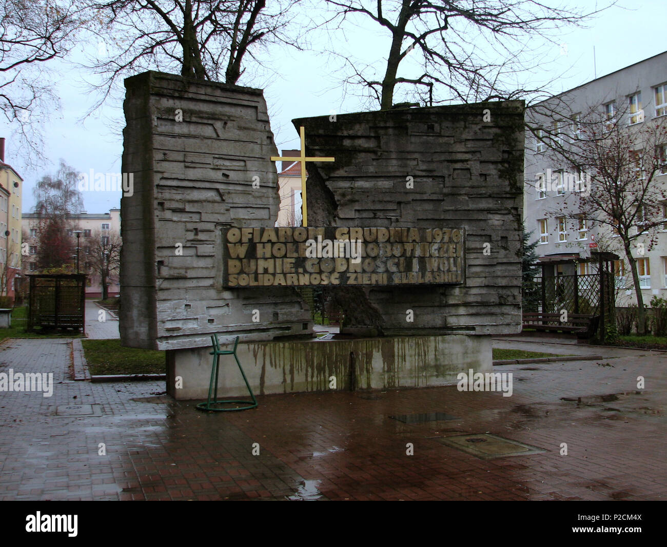 35 Un monumento alle vittime di massacri durante il polacco 1970 proteste in Elbląg - 2 Foto Stock