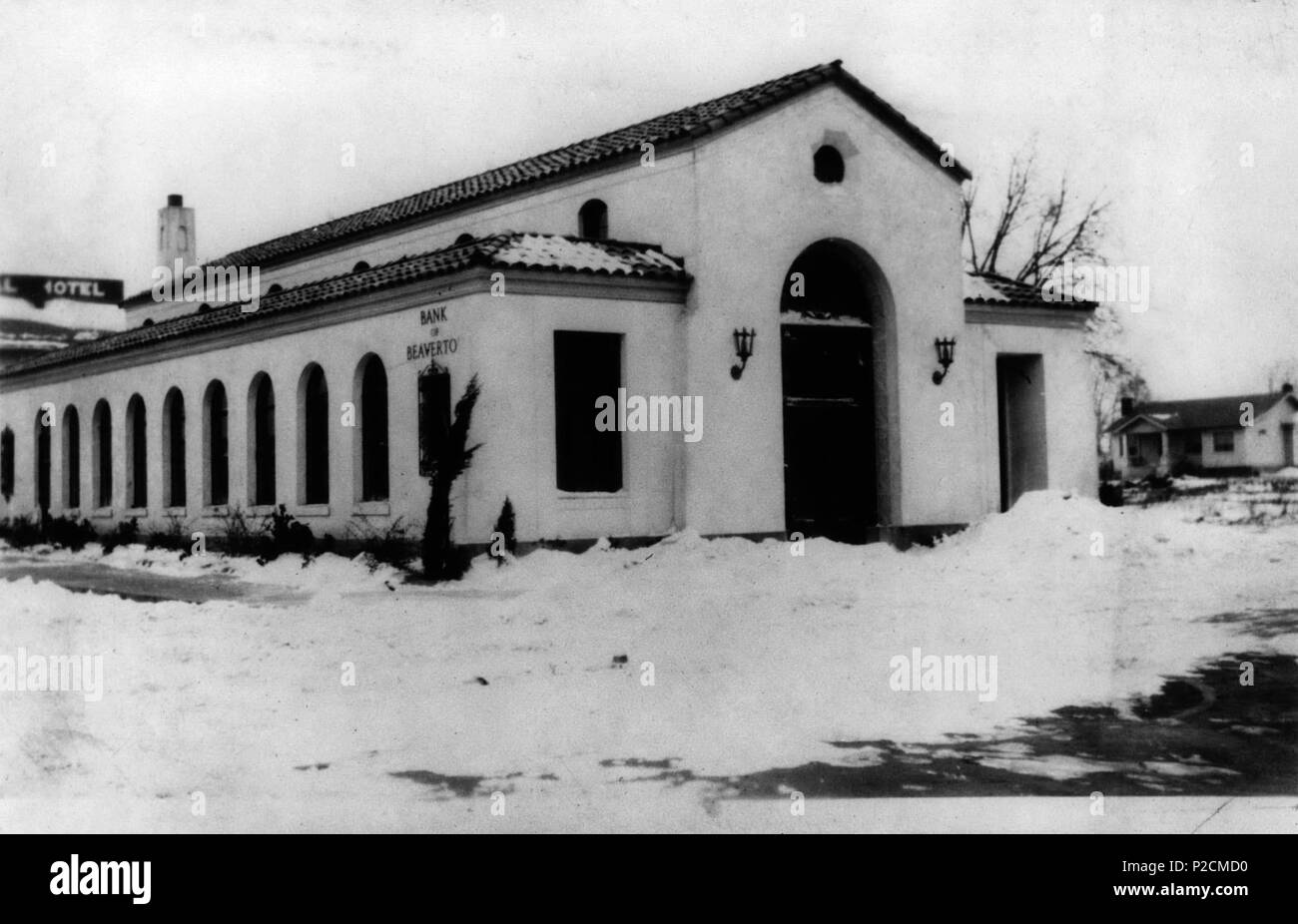 . Inglese: prima banca di sicurezza, angolo di Farmington e Watson strade. Immagini storiche di Beaverton, Oregon. . Fotografo sconosciuto 20 prima banca di sicurezza, angolo di Farmington e Watson strade (Beaverton, Oregon Galleria foto storiche) (118) Foto Stock