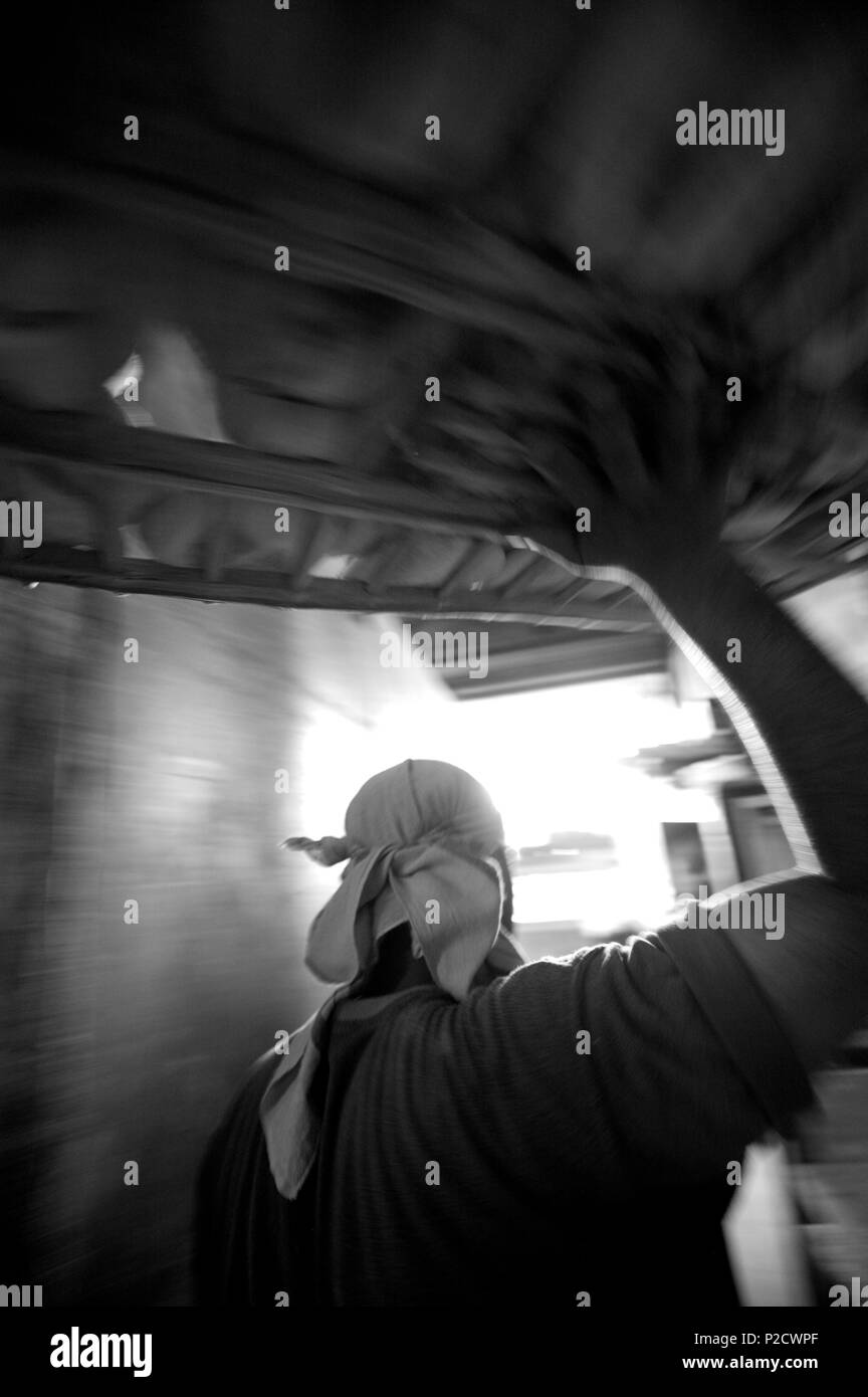 Egitto, Drao la vendita e la produzione di pane Foto Stock