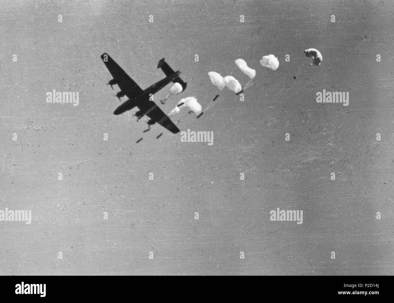 39 Padala z zavezniško vojaško pomočjo (1) Foto Stock