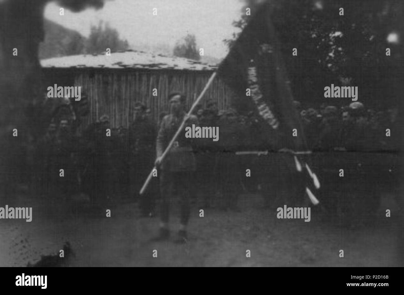 61 Svetozar Vukmanović Tempo predaje zastavu Prvoj makedonskoj brigadi Foto Stock