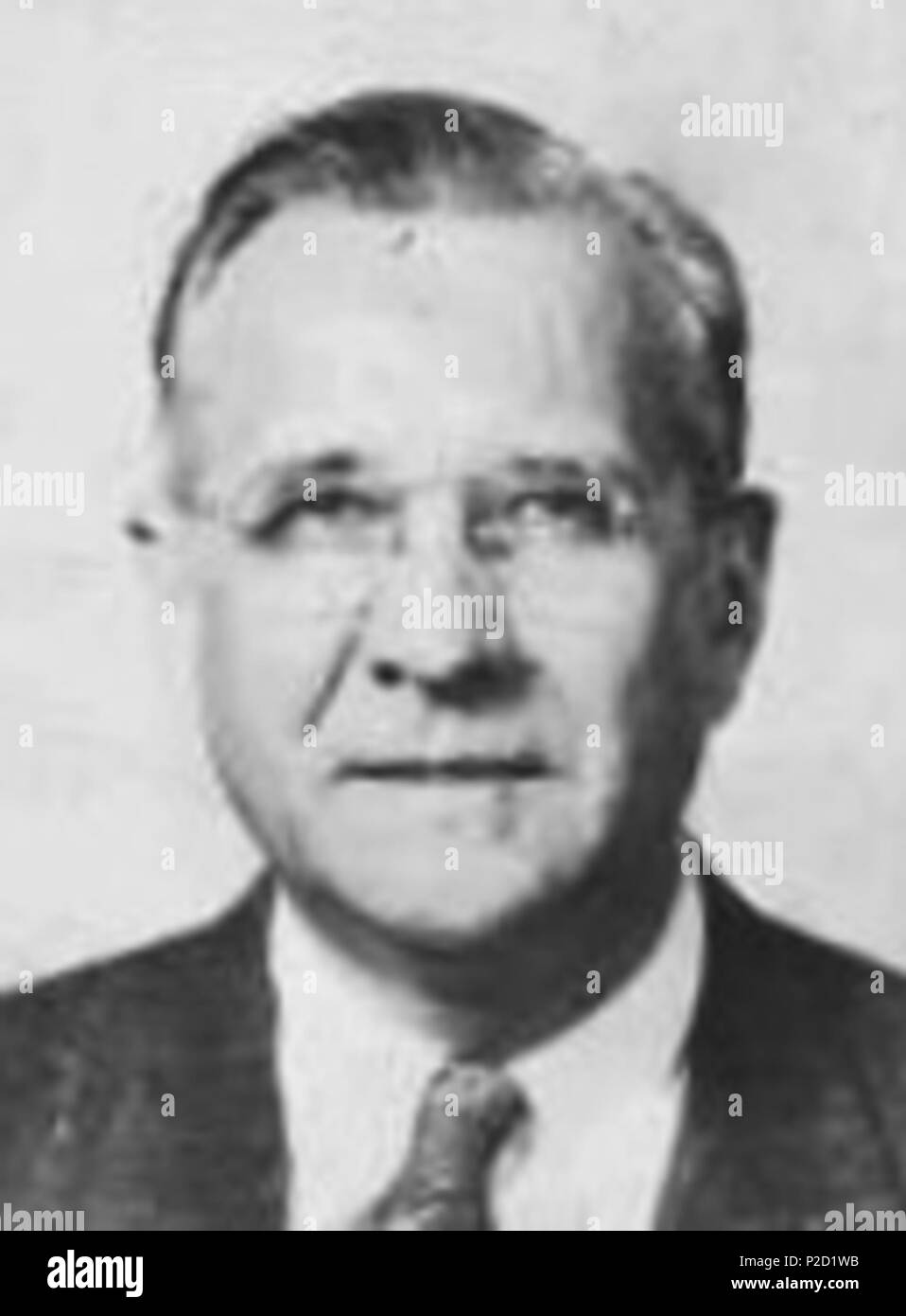 . Inglese: Foto del prof. Richard Harbert Smith (MIT) ottenuto dal foglio consolare di qualifica rilasciato dal consolato del Brasile a New York su Dec 11, 1946. ("Foto fare il prof. Richard Harbert Smith (MIT) obtida da consolare ficha de qualificação emitida pelo Consulado do Brasil de Nova Iorque em 11/12/46', in portoghese brasiliano) . Il 7 aprile 2016. (Prima pubblicazione). Il prof. Richard Harbert Smith (MIT) (durata di vita: Luglio 6, 1957) 43 prof. Richard Harbert Smith (MIT) Foto Stock