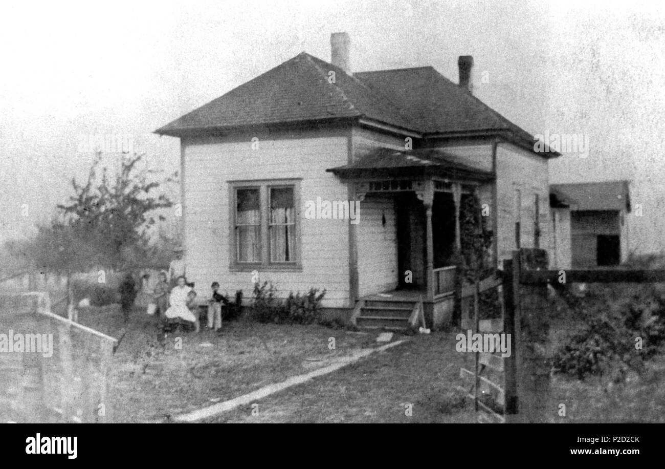 . Inglese: 3° St tra principale e Angelo. Immagini storiche di Beaverton, Oregon. . Fotografo sconosciuto 2 3 St tra principale e Angel (Beaverton, Oregon Galleria foto storiche) (261) Foto Stock