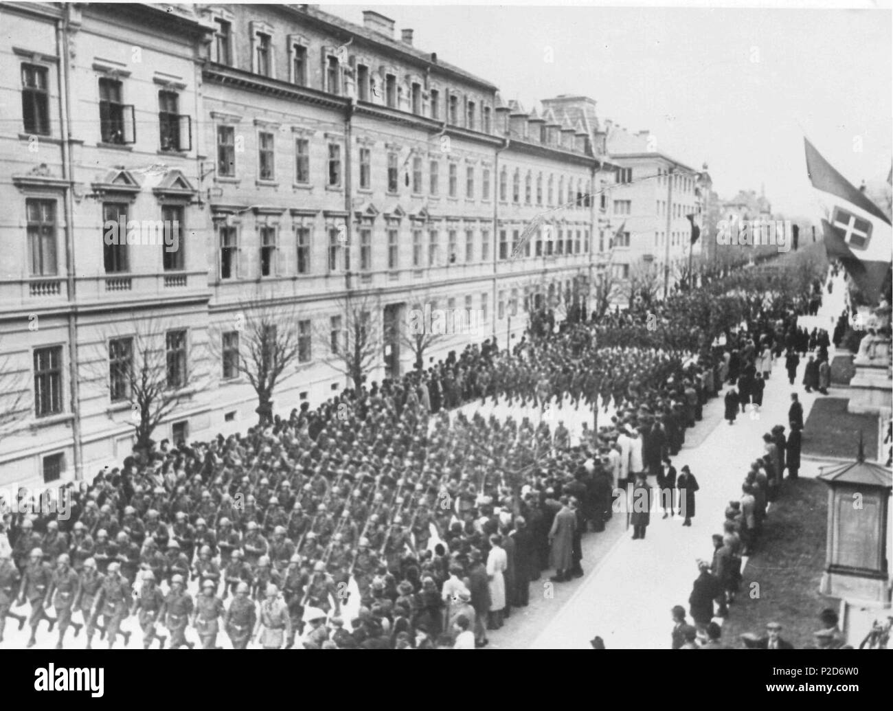 . Slovenš?ina: Parada karabinjerov v Ljubljani. Tra il 1941 e il 1943. 39 sconosciuto Parada karabinjerov v Ljubljani (1) Foto Stock