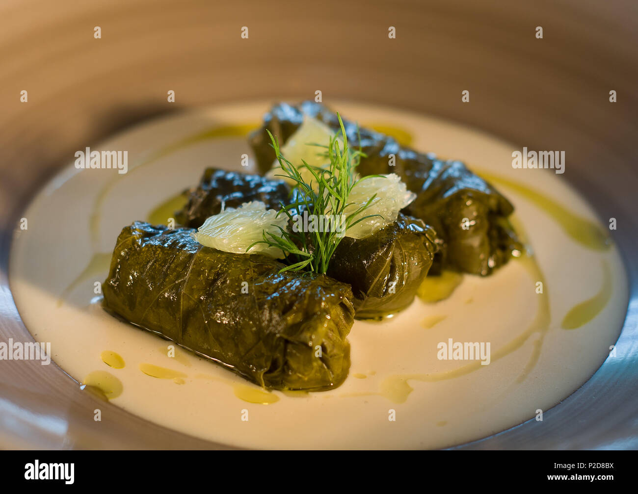 Foglie d'uva piatto gourmet Foto Stock