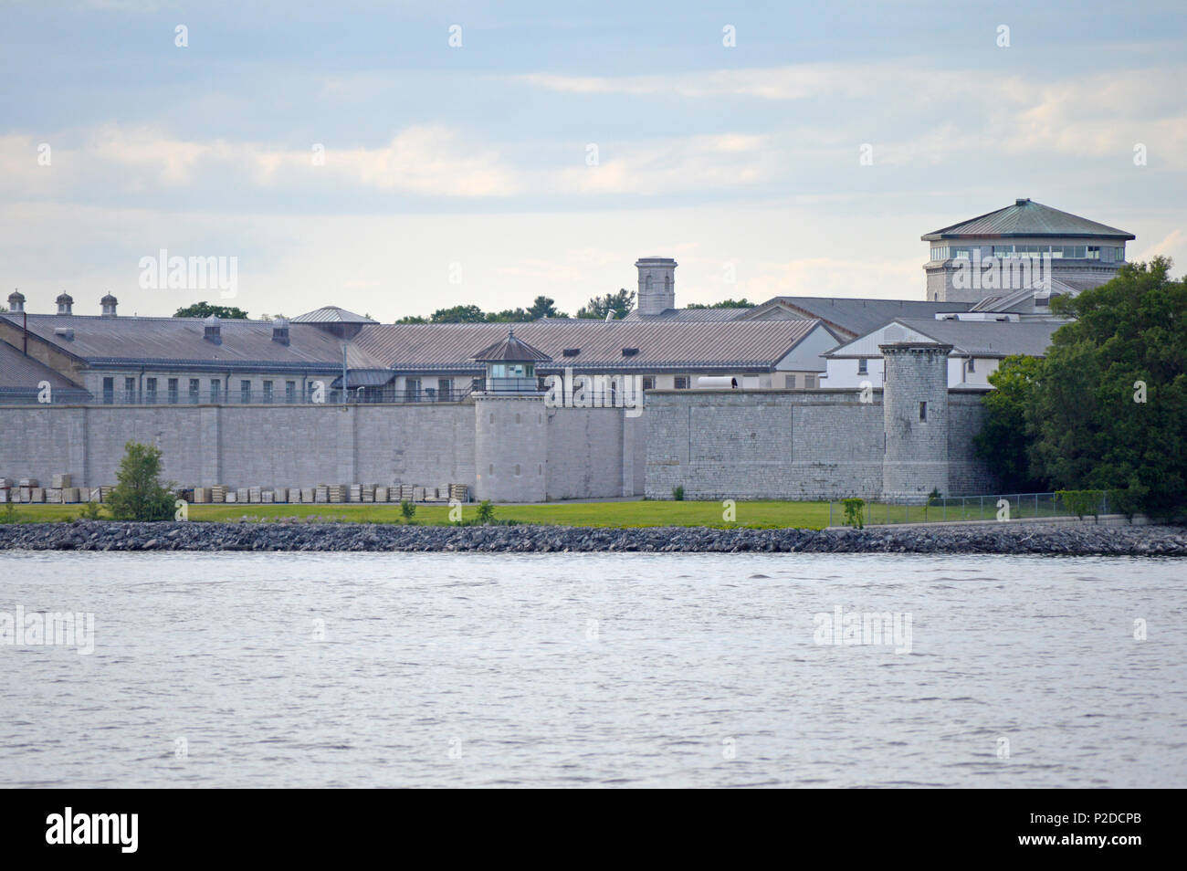 Vista centrale - dal fiume di ora chiuso Kingston Pen. Foto Stock