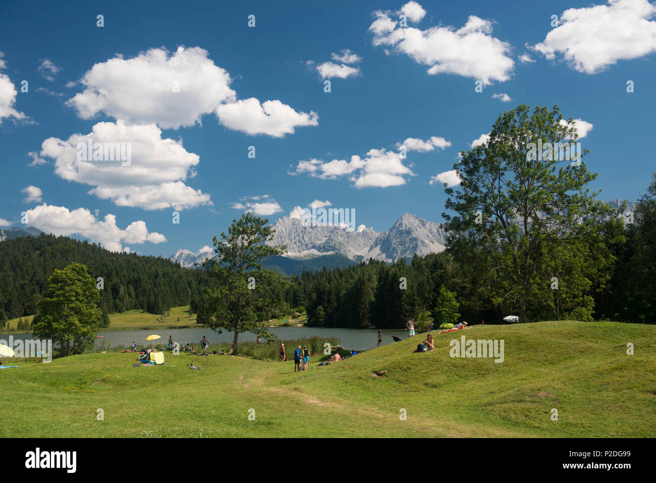 Geroldsee, Wagenbruechsee, Kruen, vicino a Garmisch-Partenkirchen, Alta Baviera, Baviera, Germania Foto Stock