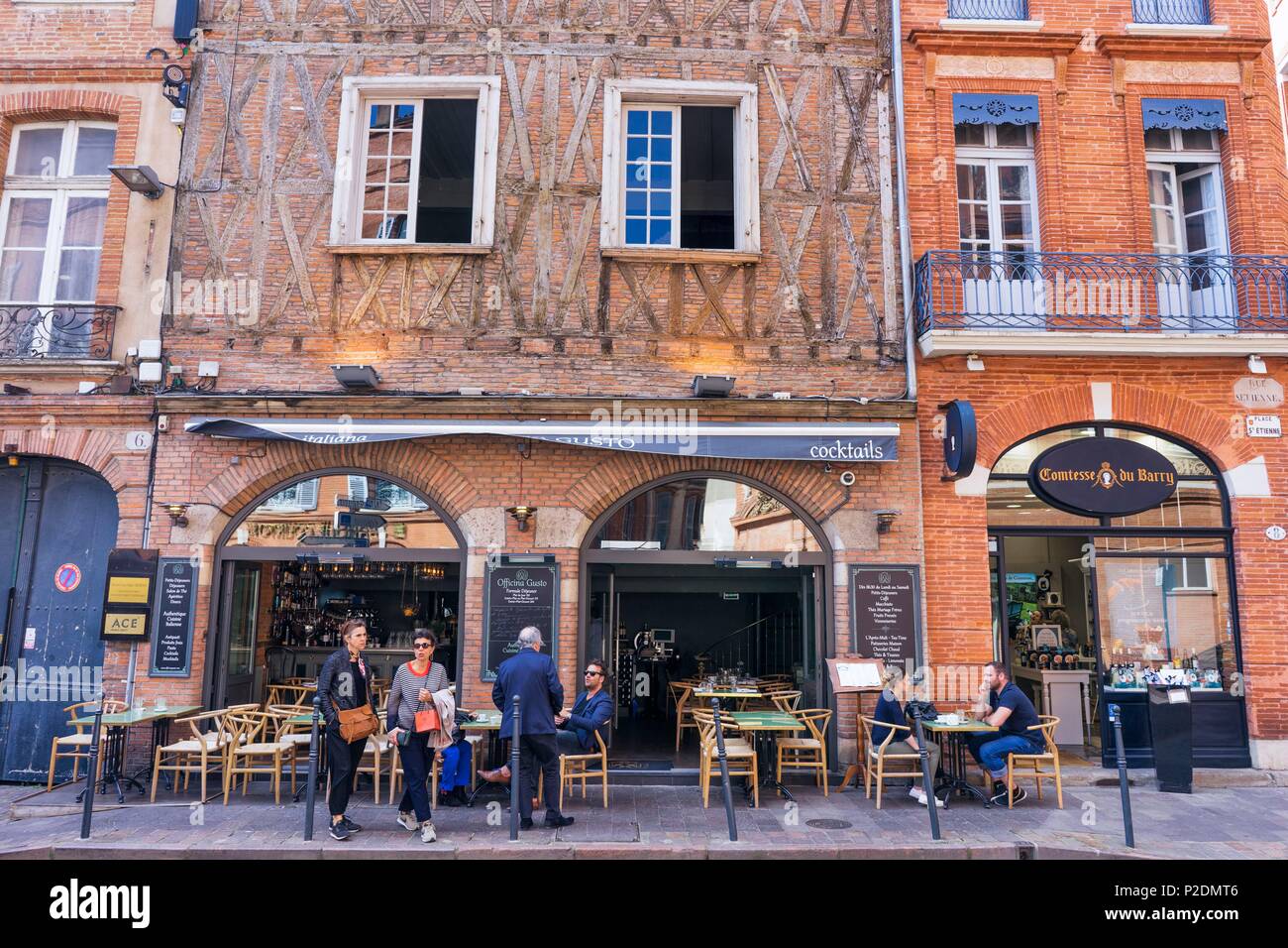 Francia, Haute Garonne, Toulouse, Saint Etienne square, pub Foto Stock