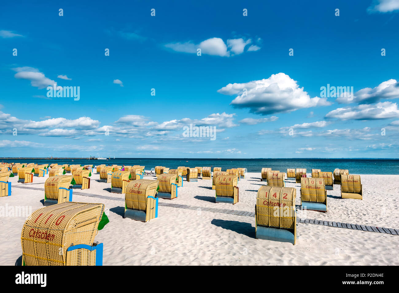 Spiaggia con sdraio in spiaggia, Groemitz, costa baltica, Schleswig-Holstein, Germania Foto Stock
