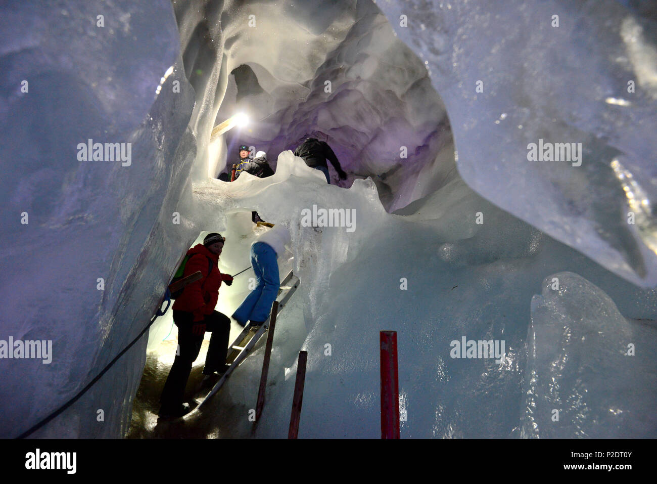 Il ghiaccio naturale palace al ghiacciaio di Hintertux, Valle di Tux, Tirolo, Austria Foto Stock