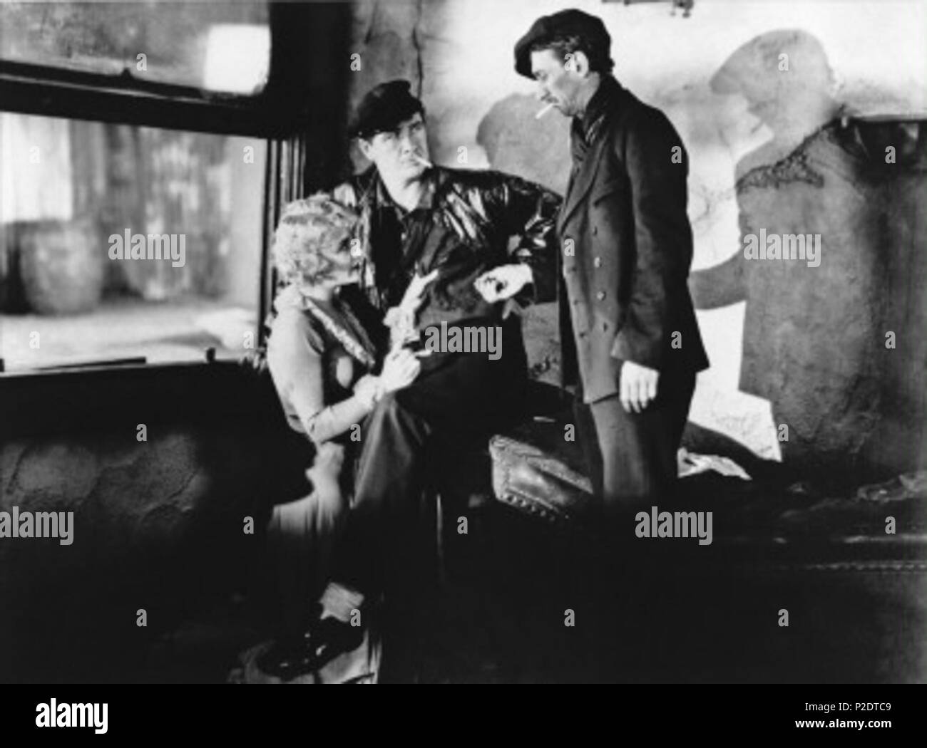 . Inglese: i Docks di New York (pellicola) 1929. Josef von Sternberg, dir L-R Betty Compson, George Bancroft, Clyde Cook. La Paramount Pictures. Filmato ancora, B/W . 1929. La Paramount Pictures, Josef von Sternberg 62 i Docks di New York (pellicola) 1929. Josef von Sternberg, dir L-R Betty Compson, George Bancroft, Clyde Cook Foto Stock